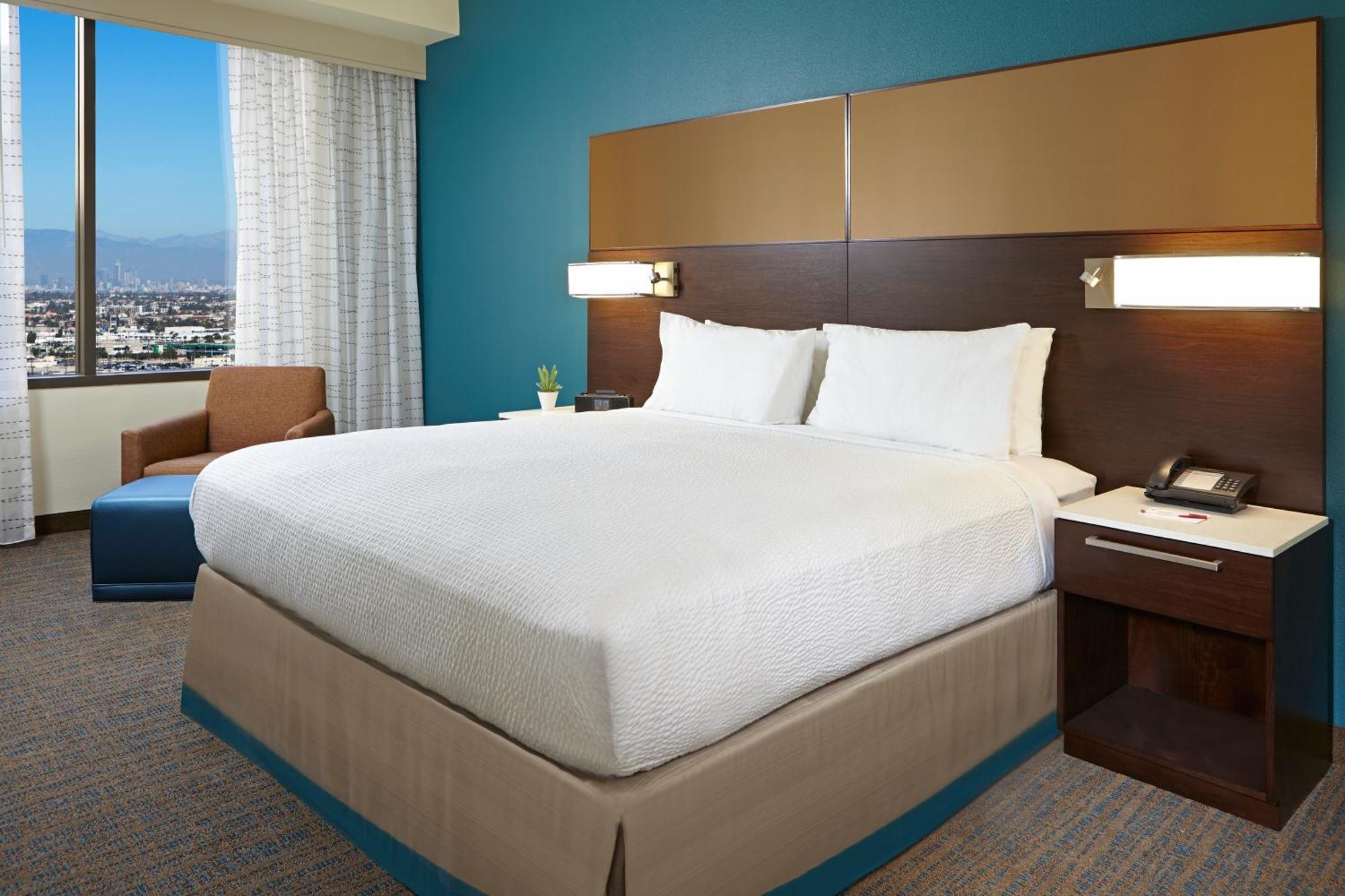 By Marriott Angeles Lax/century Boulevard Los Angeles