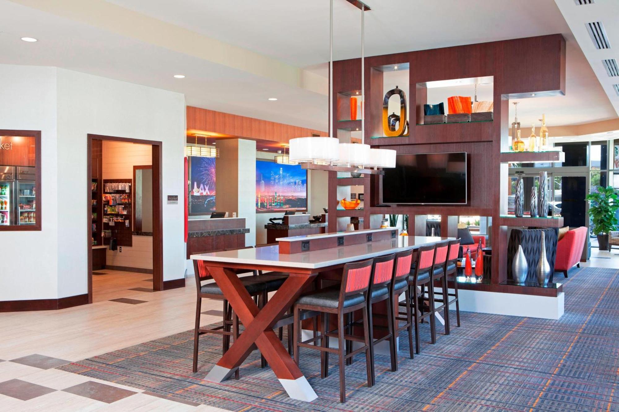 By Marriott Angeles Lax/century Boulevard Hotel Los Ángeles